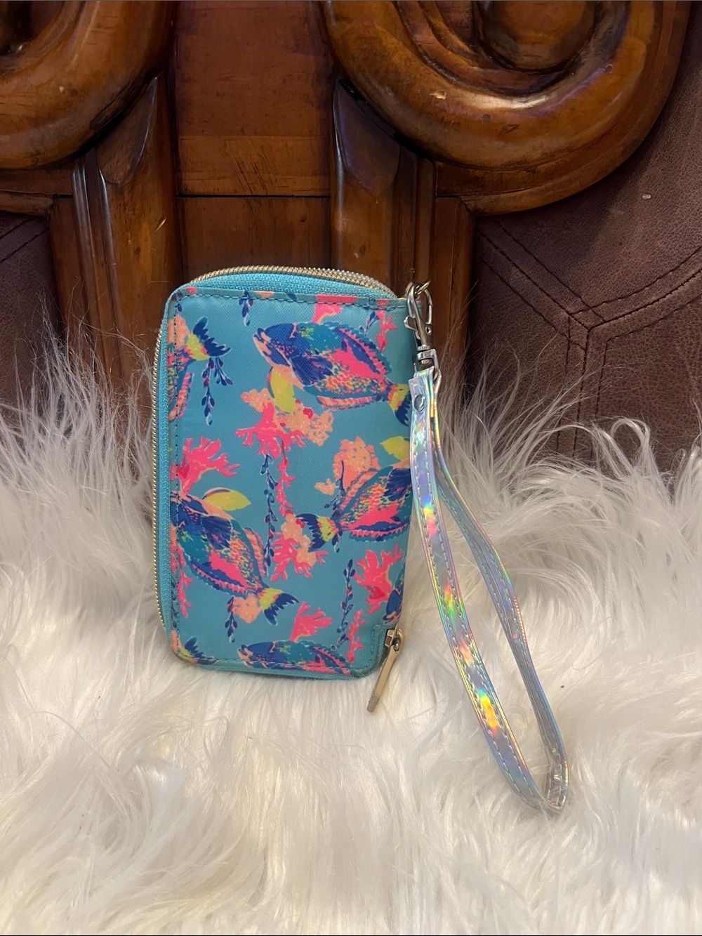 Lilly Pulitzer Teal Tropical Floral Wristlet - Picture 6 of 10